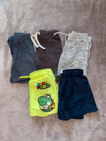 Lot de shorts garçon taille 24 mois en très bon état