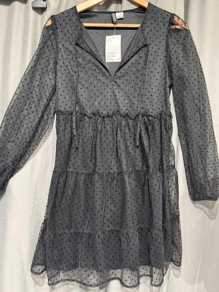 Robe H&M neuve tailles ok S ( taille grand )