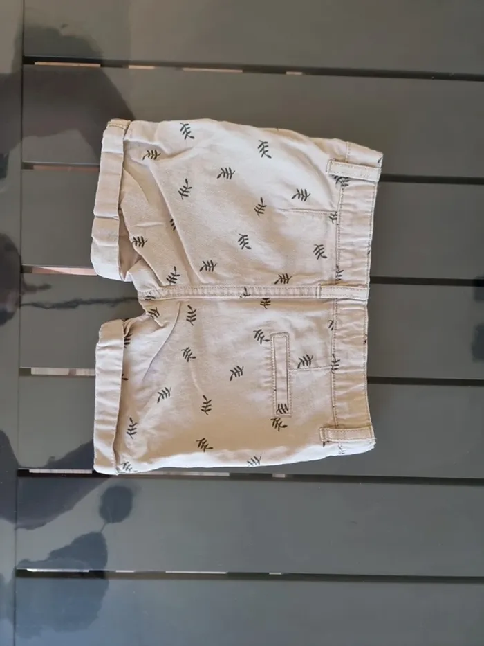 Short beige 24 mois - photo numéro 3