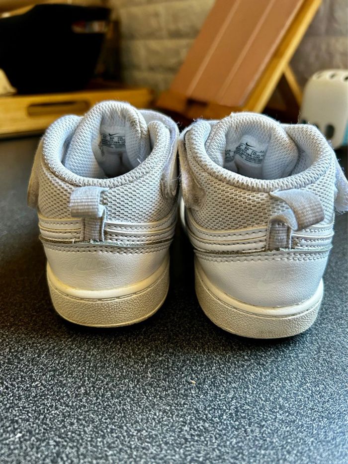 Basket Nike montante blanche T25 - photo numéro 3