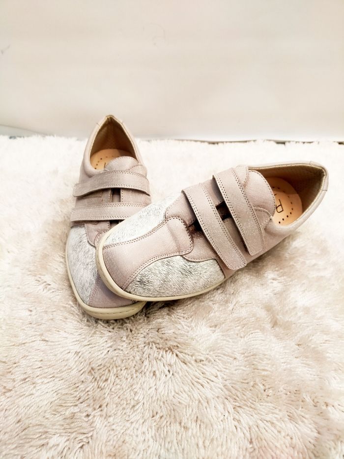 Très jolie paire de chaussures à scratch de la marque podowell taille 38 neuve - photo numéro 2