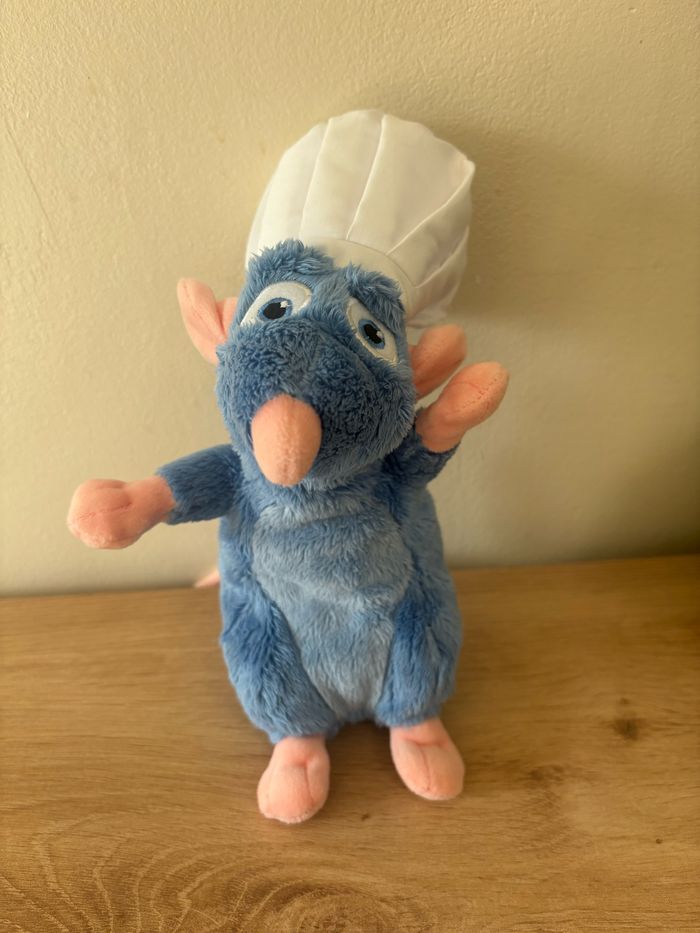 Doudou peluche rat Rémy ratatouille toque cuisinier Disney - photo numéro 2