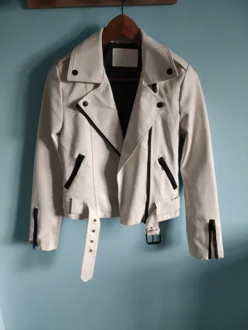Veste en cuir blanche