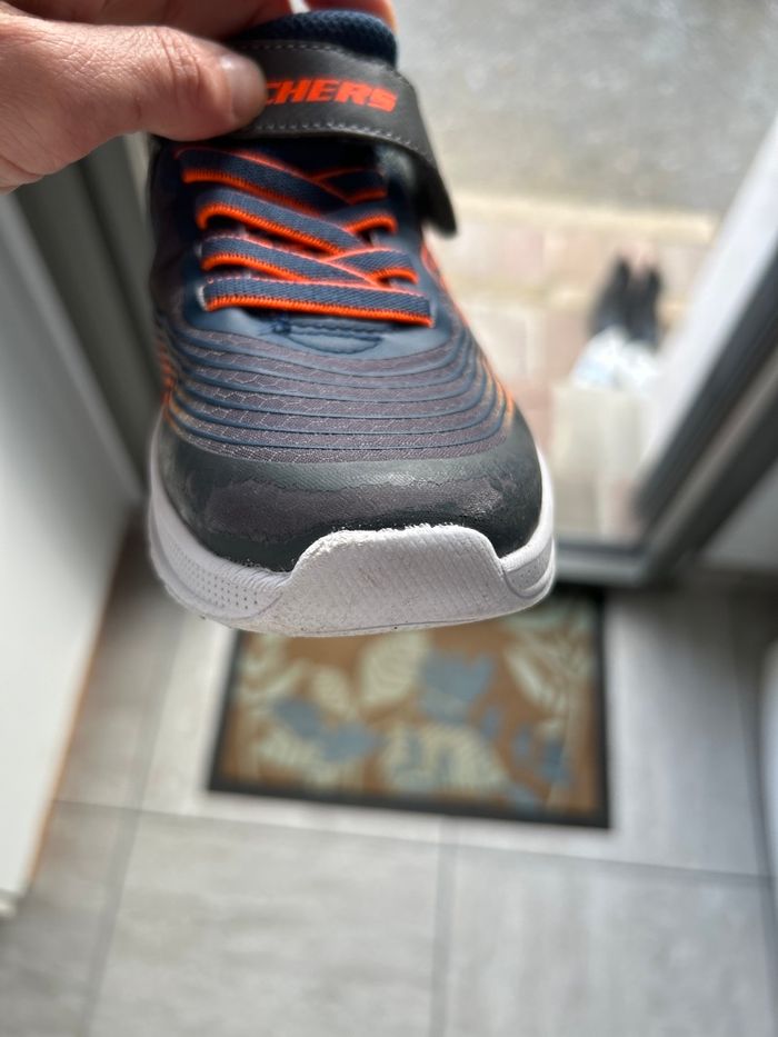 Basket Skecher taille 32 - photo numéro 2