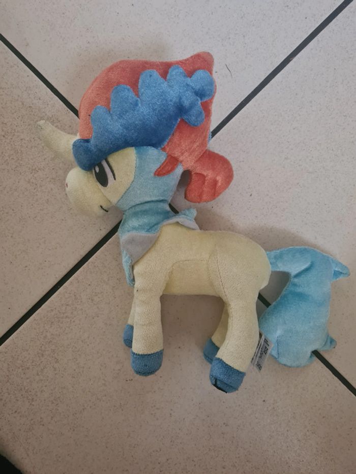 Peluche pokemon keldeo