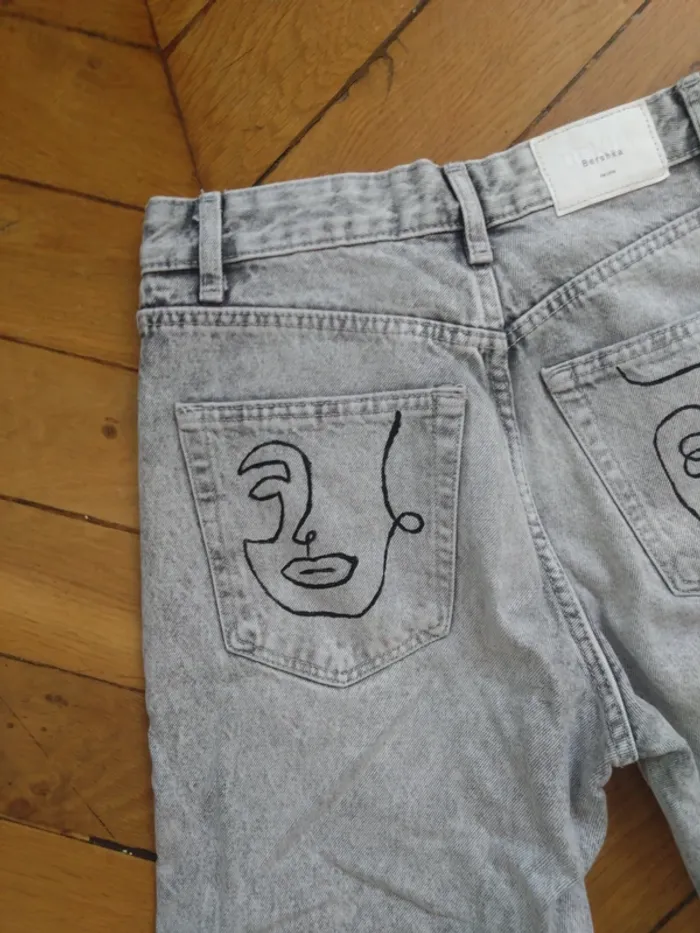 Jean mom Bershka T36, coupe taille haute ultra tendance - photo numéro 5