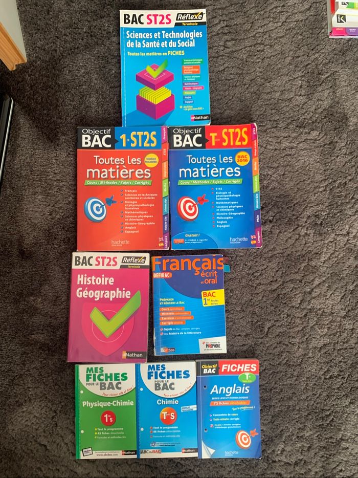 Lot de 8  livres de révision