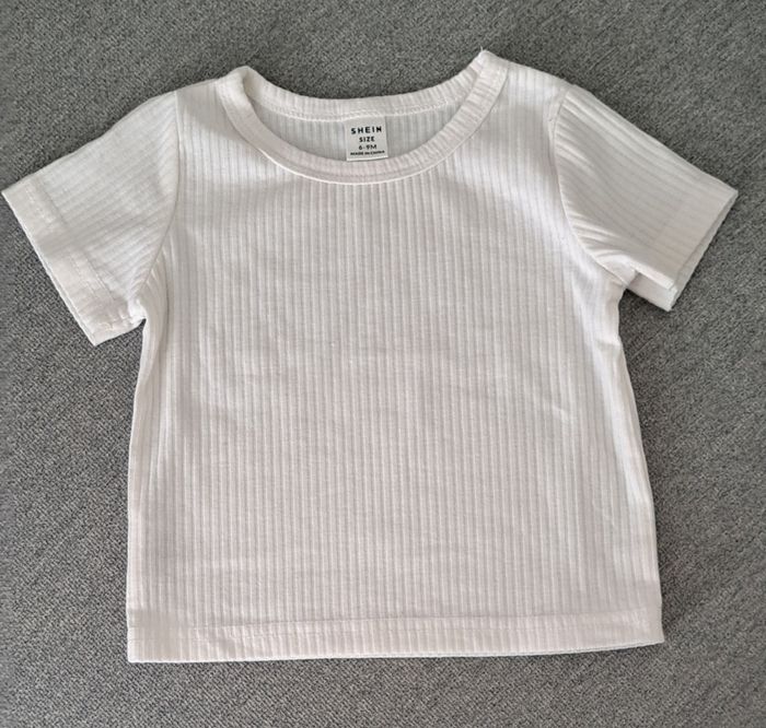 Tee-shirt côtelé neuf 6/9 mois