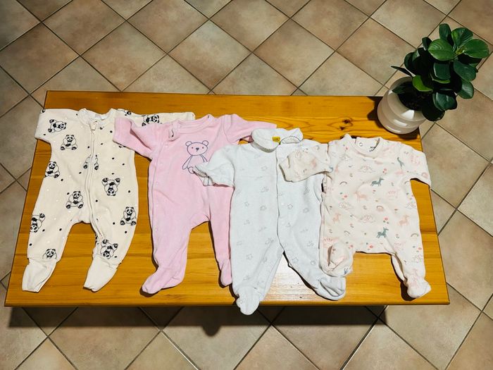 Lot de 8 pyjamas multiples marques - photo numéro 3