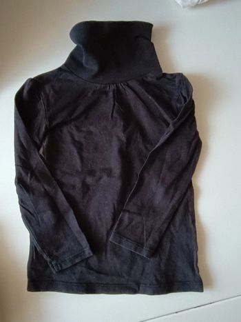 Sous pull noir
4 ans tao