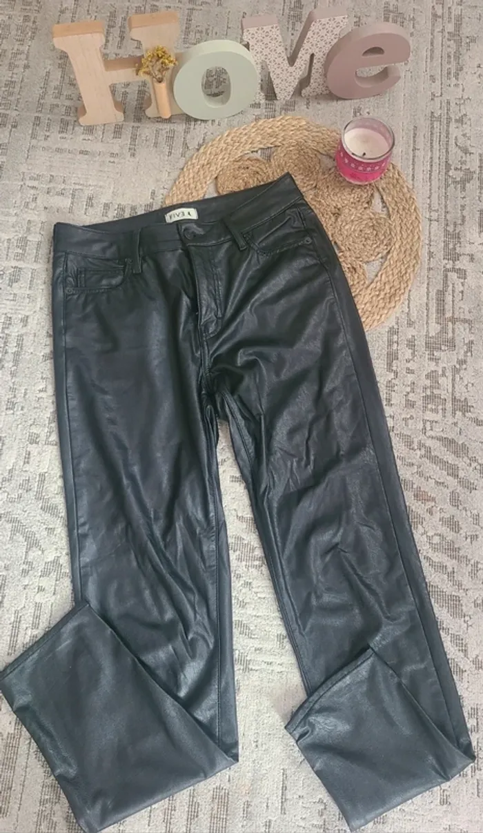 Pantalon noir simili cuir FIVE – Tendance & Chic _ taille 38/M