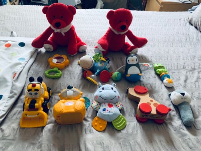 Lot de jouet bébé