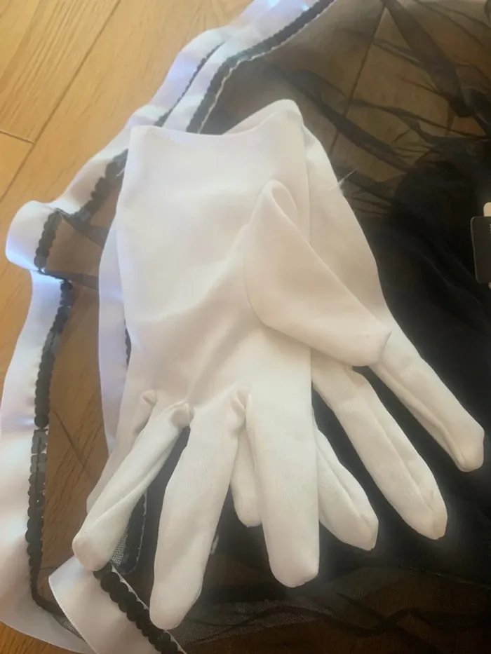 Robe de danse avec gants blancs 5-6ans - photo numéro 3