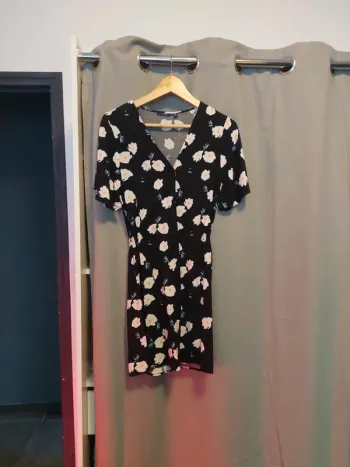 Robe a fleurs kiabi taille 34 jamais portée