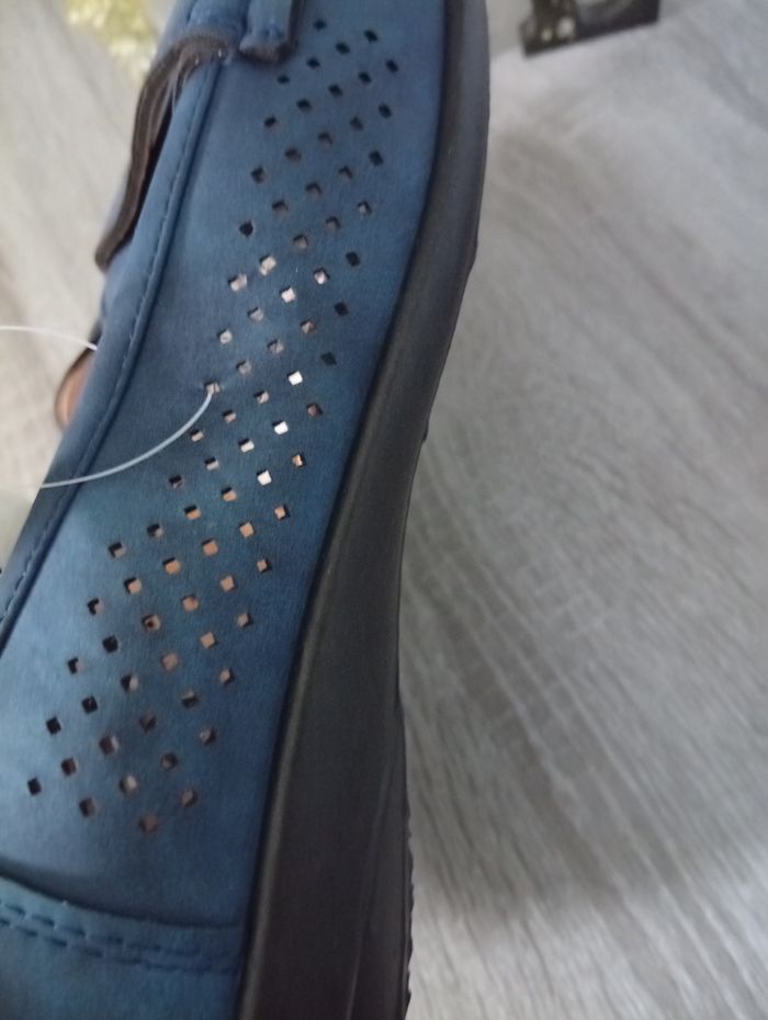 Jolie paire de mocassins en daim - photo numéro 3