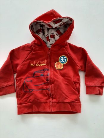Sweat a capuche disney cars taille 18 mois