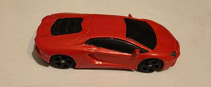Lamborghini Aventador rouge miniature Maisto - photo numéro 4
