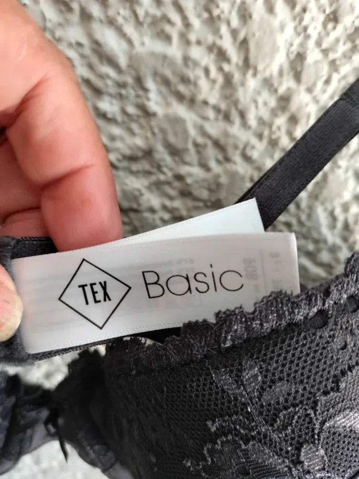 Soutien gorge rembourré neuf noir T 90 - photo numéro 4