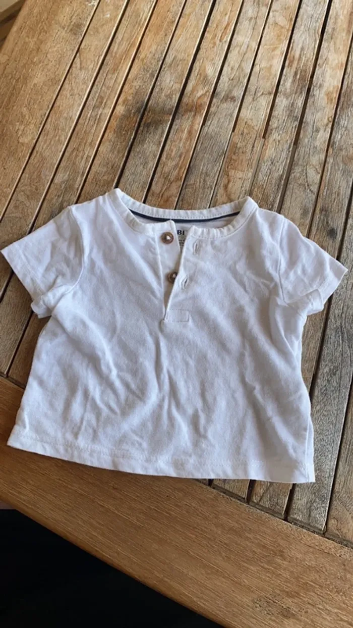 Lot pantalon + t-shirt + polo Kiabi bébé garçon - 1 mois - photo numéro 10