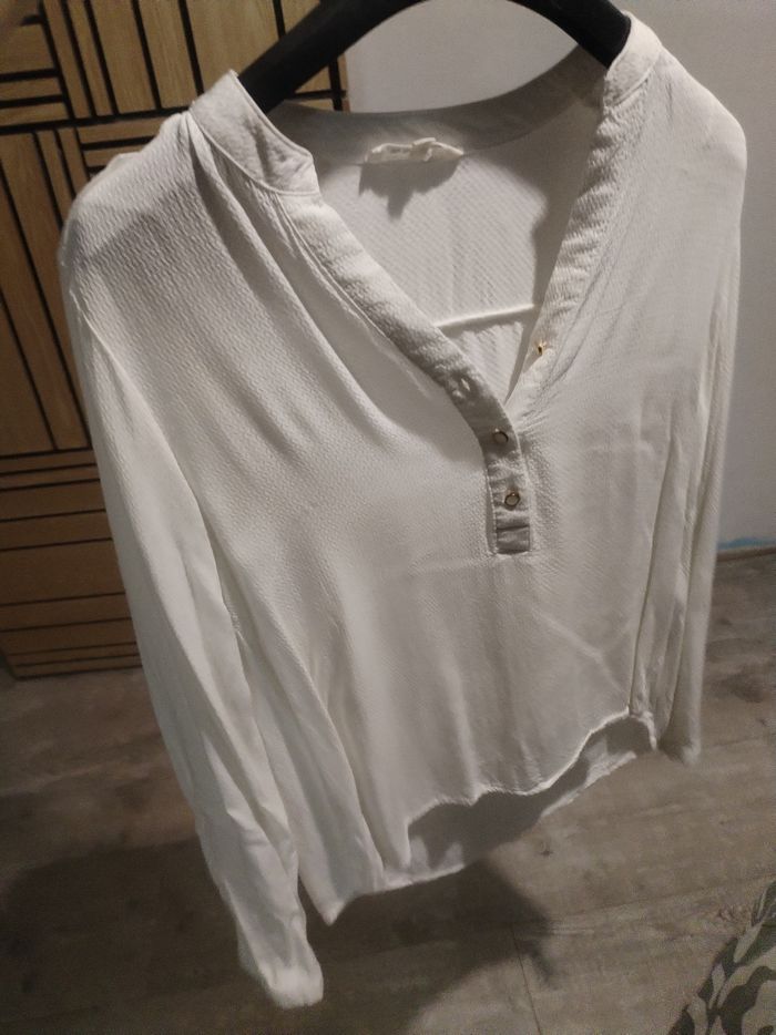 Blouse blanche - photo numéro 2