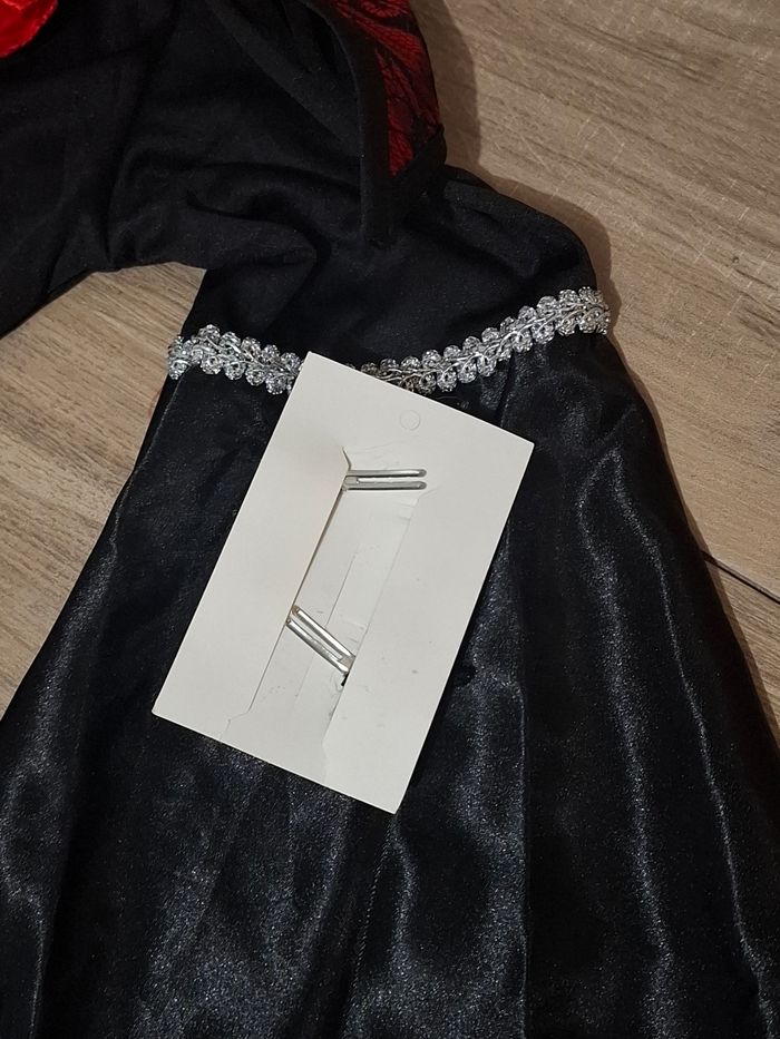 Magnifique ensemble de costume de vampire pour fille avec robe collier et accessoires - photo numéro 5