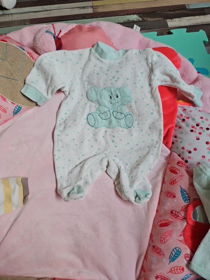 Lot 8 pyjamas hiver 1 mois - photo numéro 9