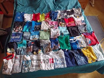 Lot de 56 t-shirt manches courtes 8 ans pour 30€