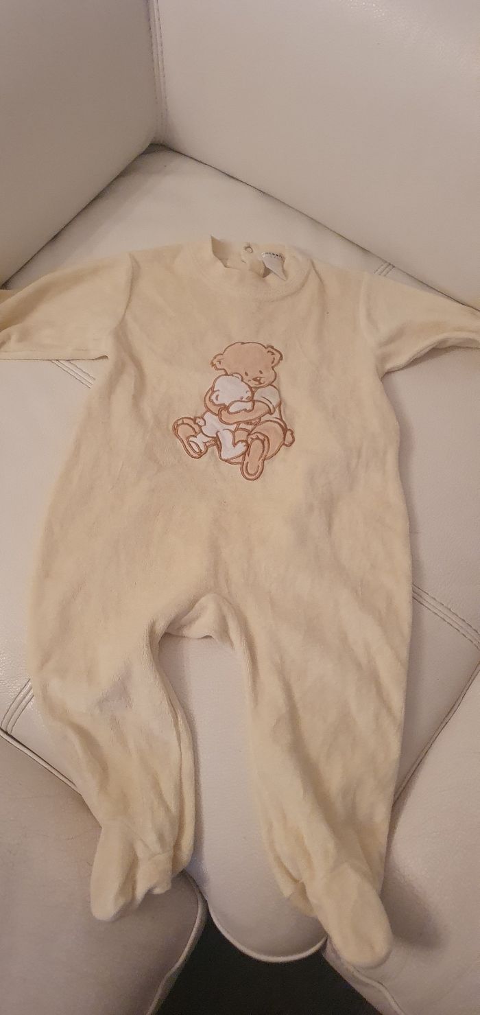 Lot vêtements 12 mois - photo numéro 3