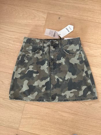Neuve - Mini jupe camouflage Stradivarius 38