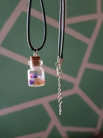 Collier et pendentif bouteille lumineuse