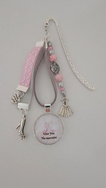 Cadeau marraine, bijoux de sac ou marque page " love you ma marraine "