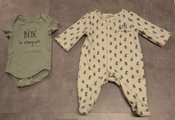 Pyjama + bodie MC tape a l'œil 1mois