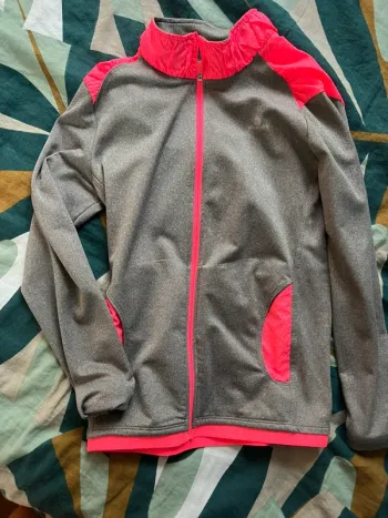 Haut de survêtement décathlon taille 8-10 ans