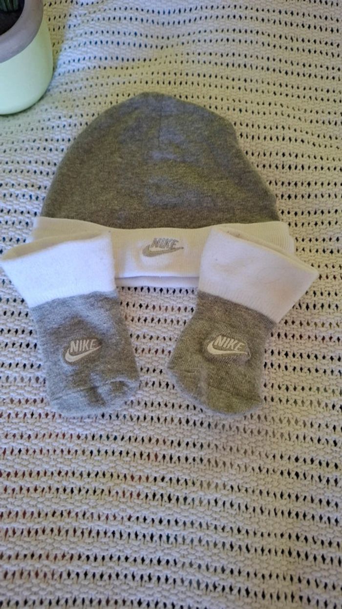 Ensemble Bonnet Chaussettes - photo numéro 2