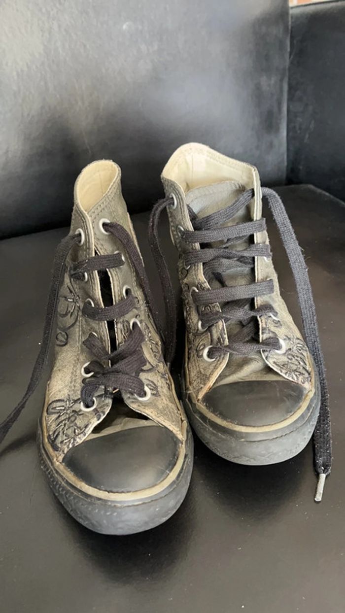Converses hautes cuir « vieillies » - photo numéro 2