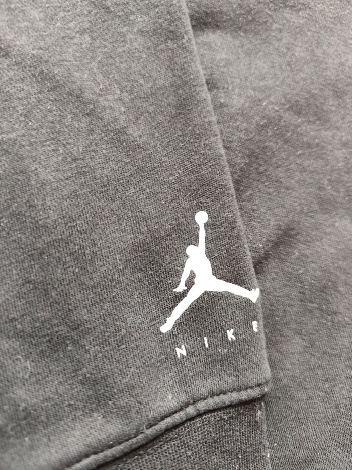Sweat Jordan 🎮 Taille 8/10 ans - photo numéro 3