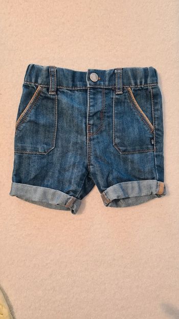 Short 9 mois