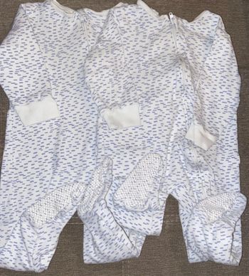 2 pyjamas légers 9/12 mois