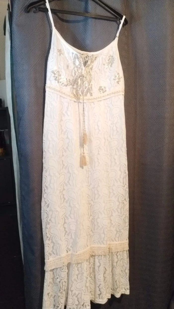 Robe longue dentelle