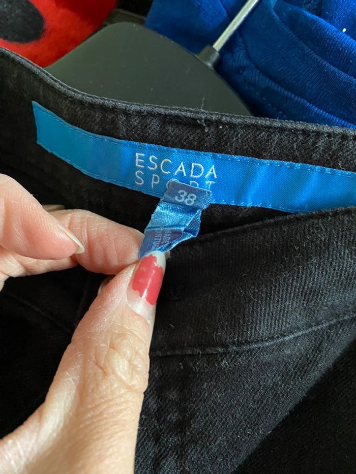 Pantacourt Escada Sport Taille 38 - photo numéro 3