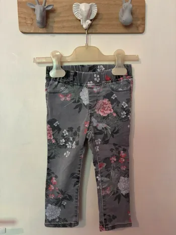 Magnifique Jegging motifs fleurs et papillons, 2 ans, GAP.