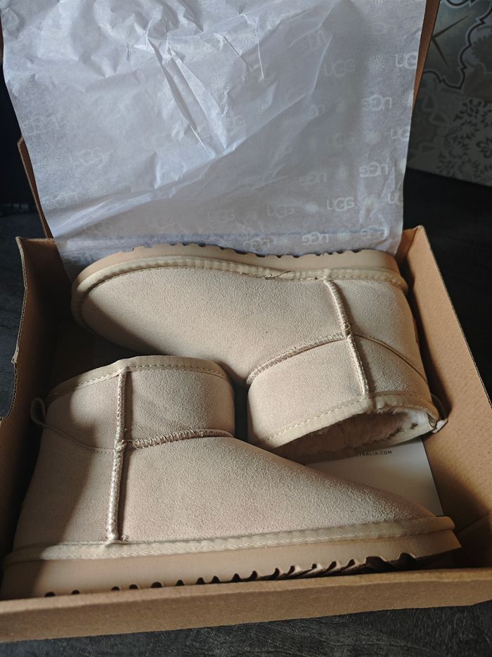 Ugg neuve - photo numéro 1