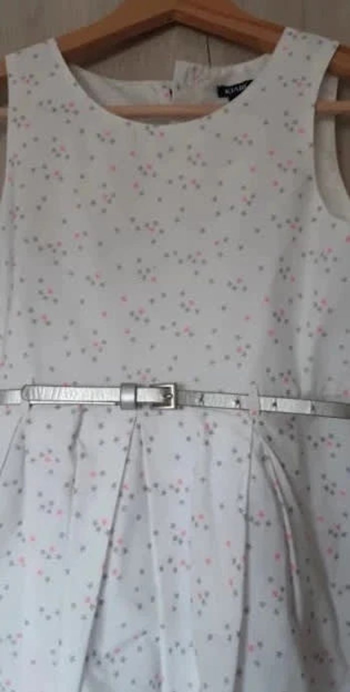 Robe doublée kiabi 8 ans blanc à pois multicolore en très bon état - photo numéro 2