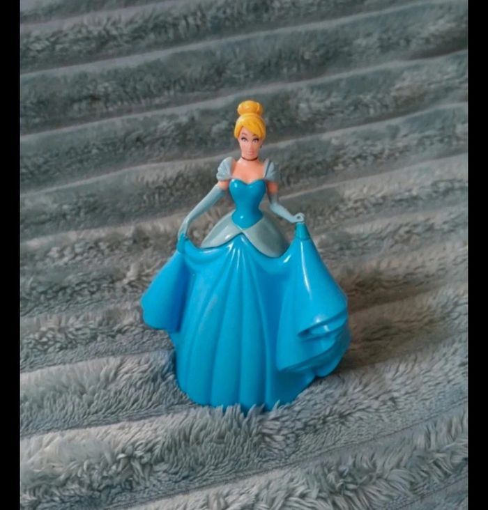 Figurine rouleau cendrillon
