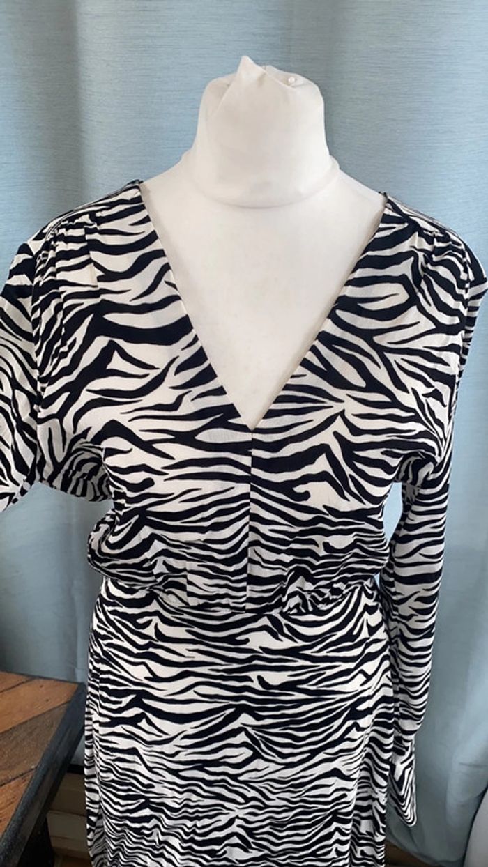 Robe mi longue camaïeu zébrée taille 36 noire et blanche - photo numéro 4