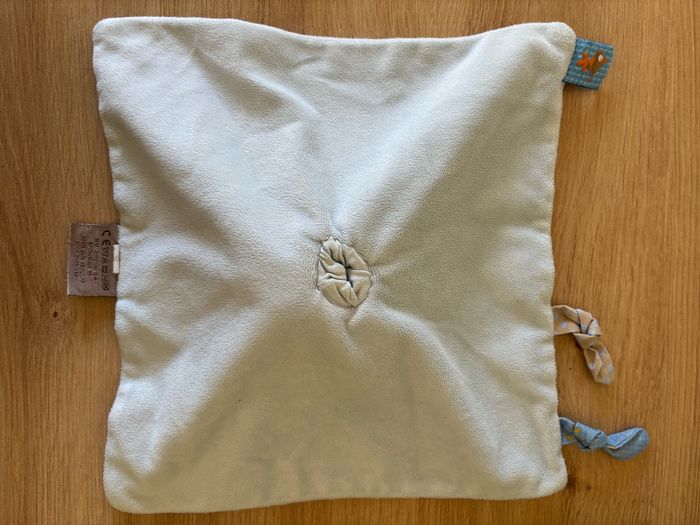 Doudou plat carré zèbre Arthur bleu beige avion nattou - photo numéro 3