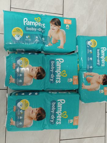 Couches Pampers