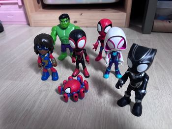 Figurines spidey et ses amis 