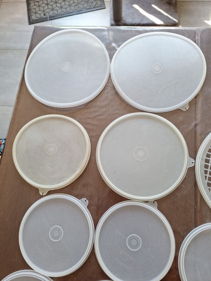 11 couvercles tupperware - photo numéro 2