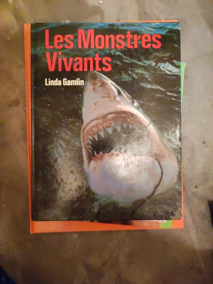 Livre les monstres vivants